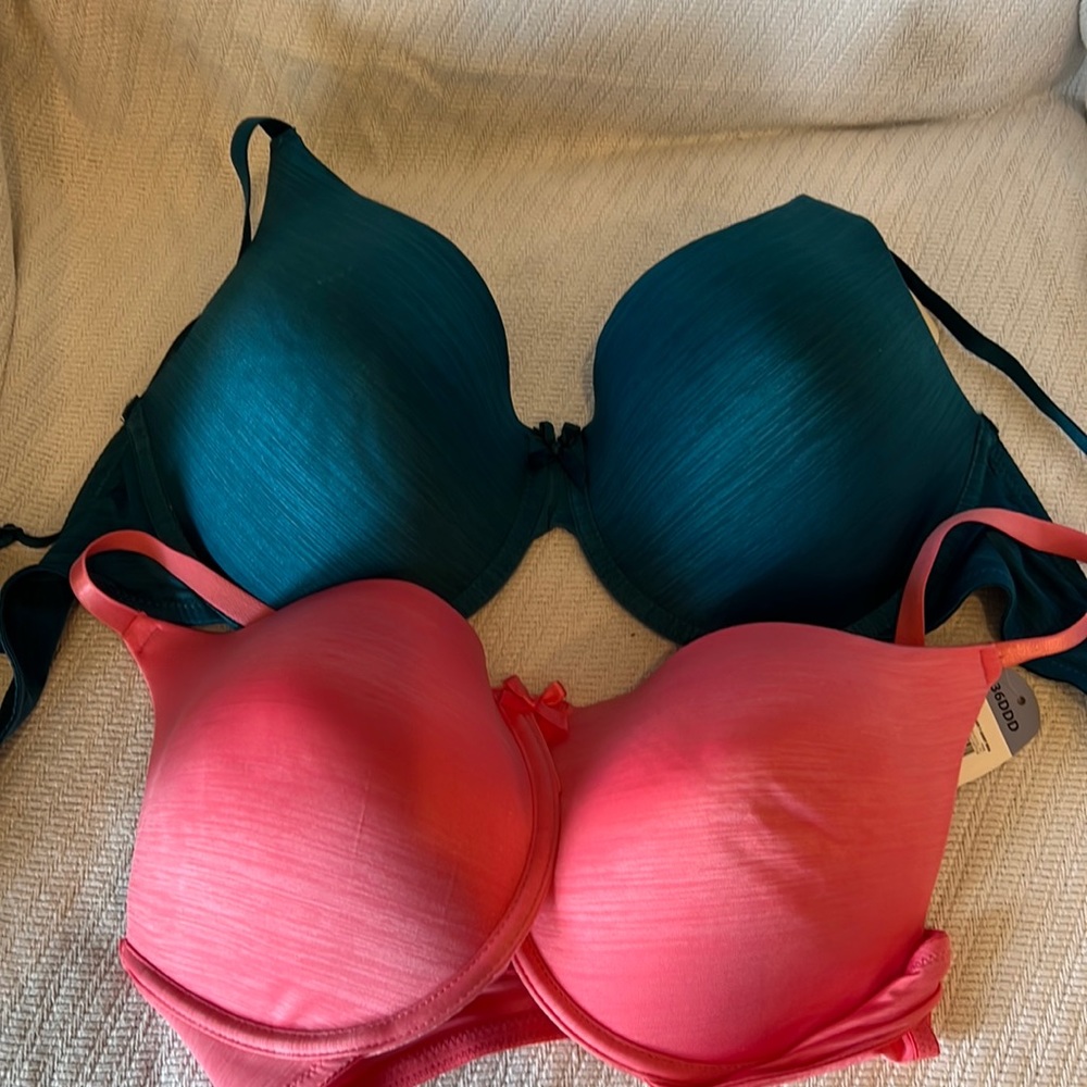 Lot of 2 Secret Treasures bras size 36DDD
